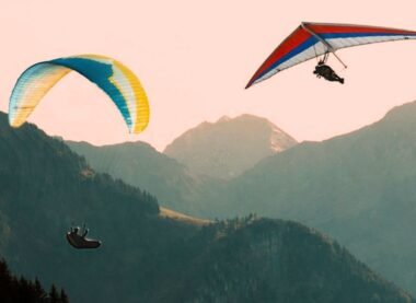 Hang Gliding vs Paragliding